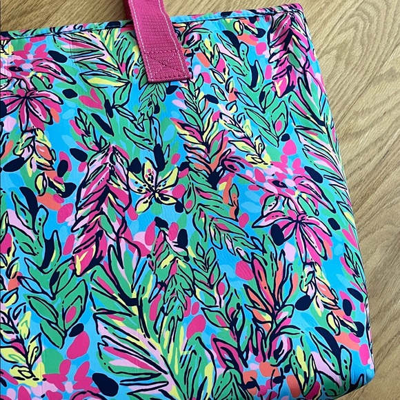 Lilly Pulitzer Pink and Blue Floral Tote - Picture 4 of 16